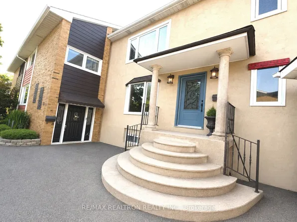 20 Redwing Pl, Toronto, ON M3C 2A8