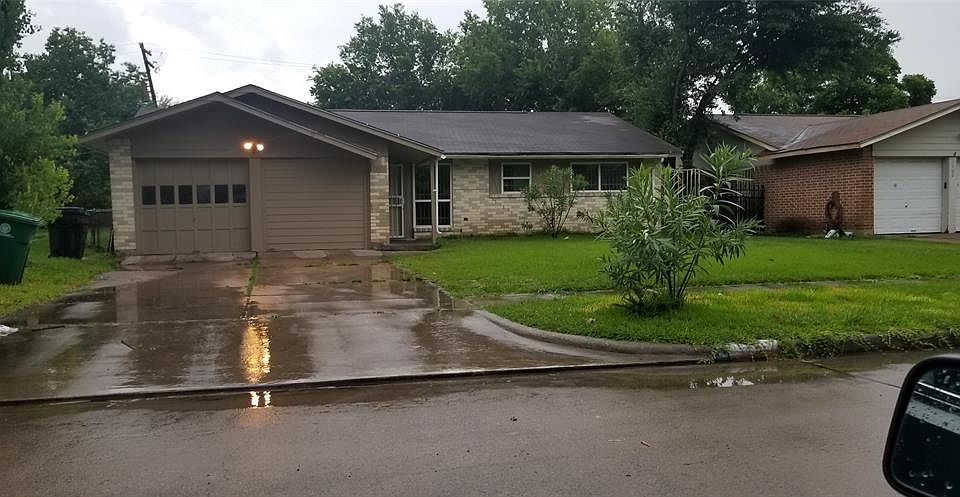 1st image of 3906 Rosebud Dr