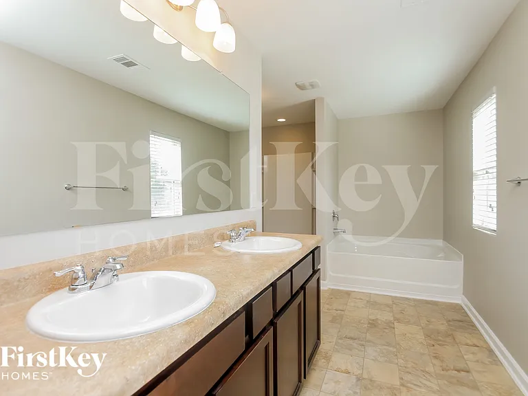 90 Westin Way — Photo 7