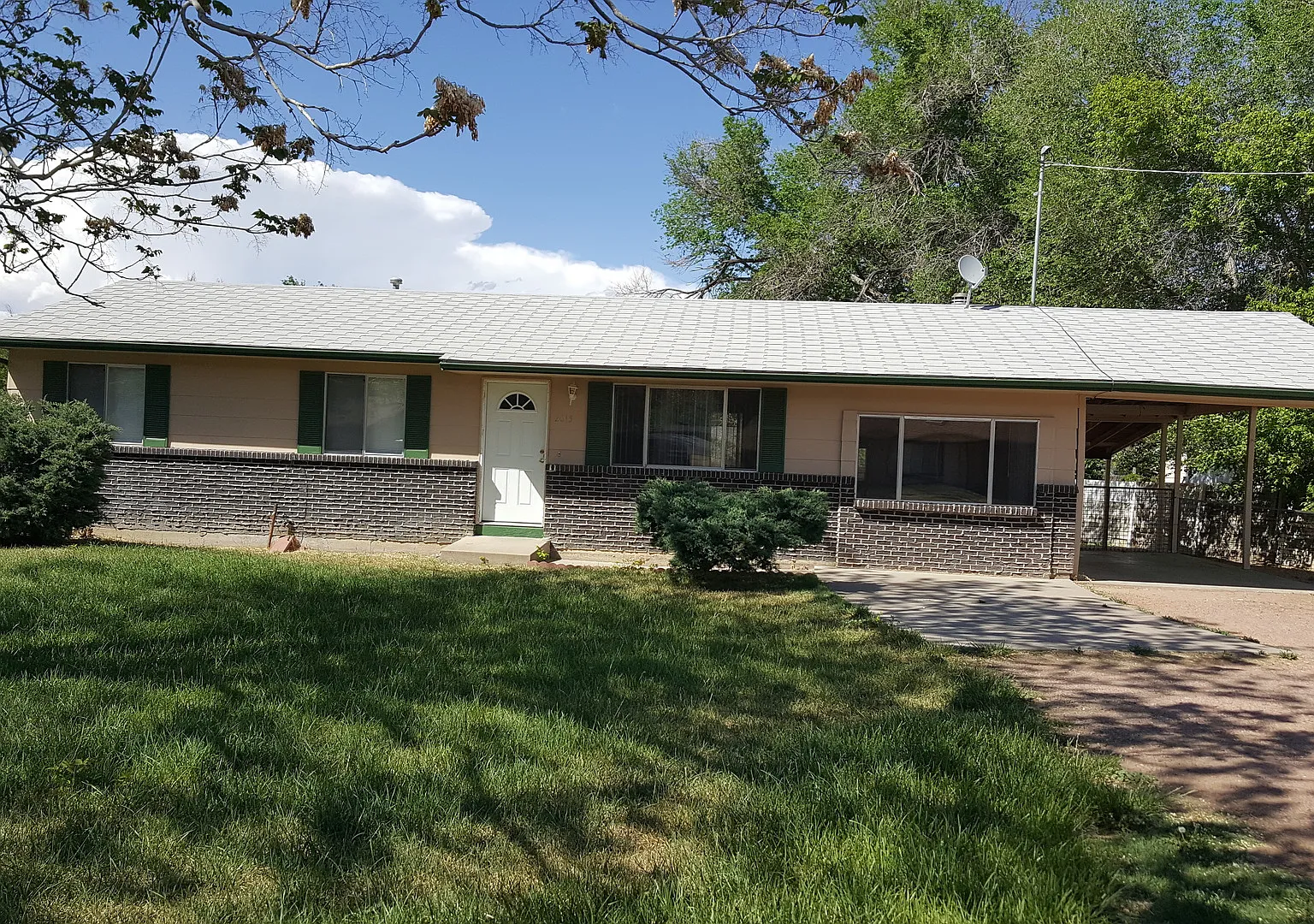 Beautifully Remodeled 3 Bedroom Home in quiet neighborhood — Photo 1