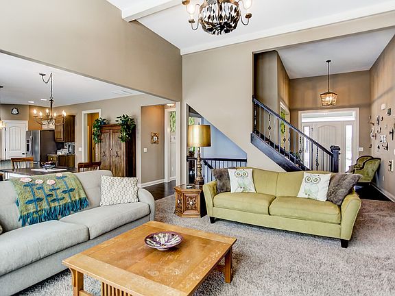 4th image of 1612 Waxwing Ct