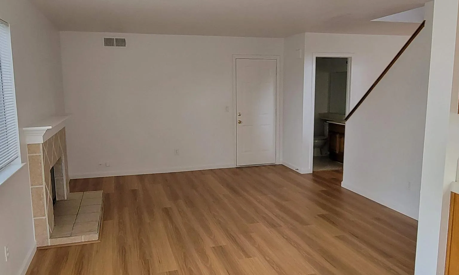 3 bed, 2.5 bath, 1623 sqft, $2,195 — Photo 4