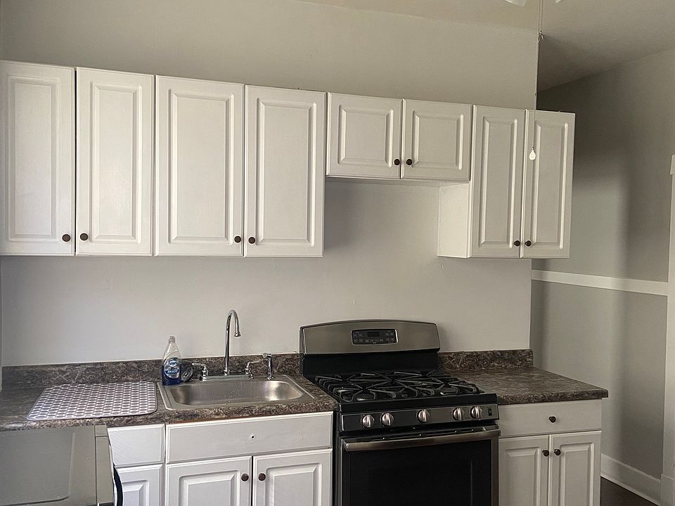 1st image of 18 Grandview Ter APT 1