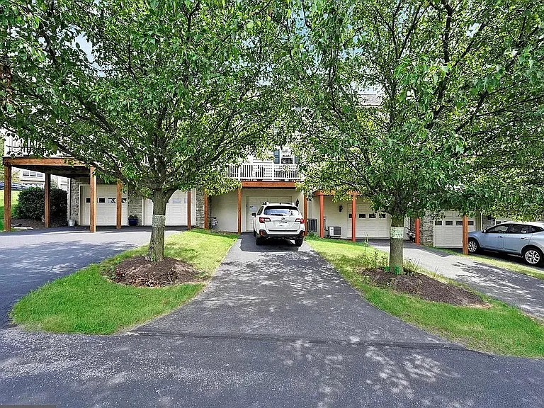 624 Royal View Dr — Photo 15