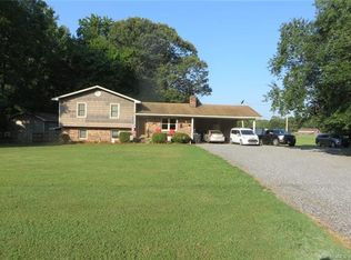 1344 Shoal Rd, Lincolnton, NC 28092