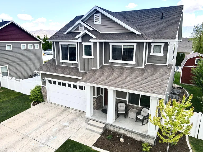 531 S Willow Xing — Photo 1