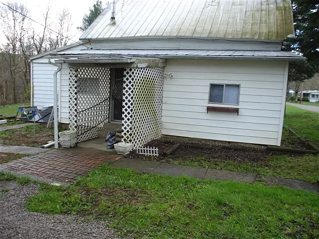 1212 Garden Hill Rd — Photo 16