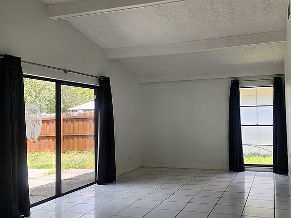 3rd image of 10338 Chadbourne Dr