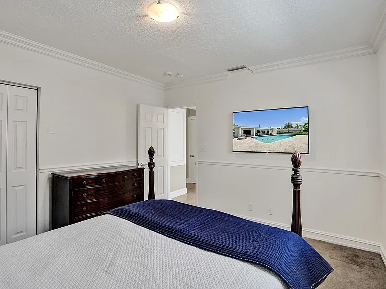 248 Codrington Dr — Photo 77