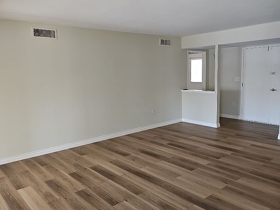Living Room_1 (8)_07202023