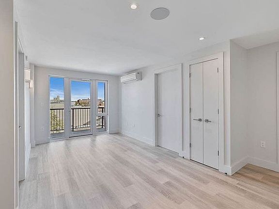 3rd image of 2605 Snyder Ave #2J