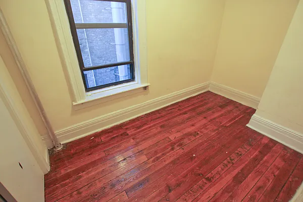Rented by Jonis Realty | media 10