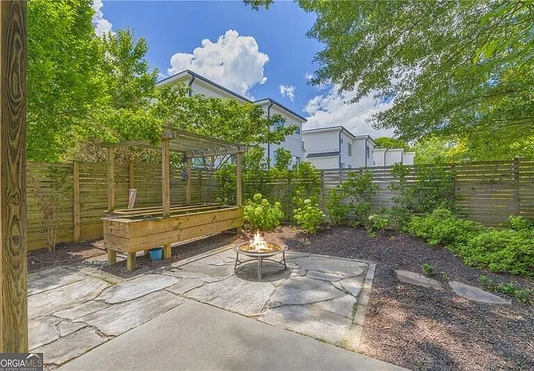 183 Cleveland St SE #B — Photo 34
