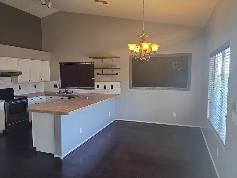 25876 W Elizabeth Ave — Photo 25