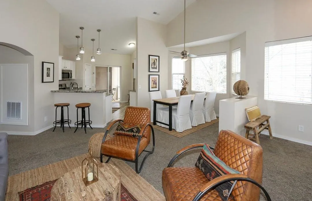 2 bed, 1697 sqft, $2,200 — Photo 4