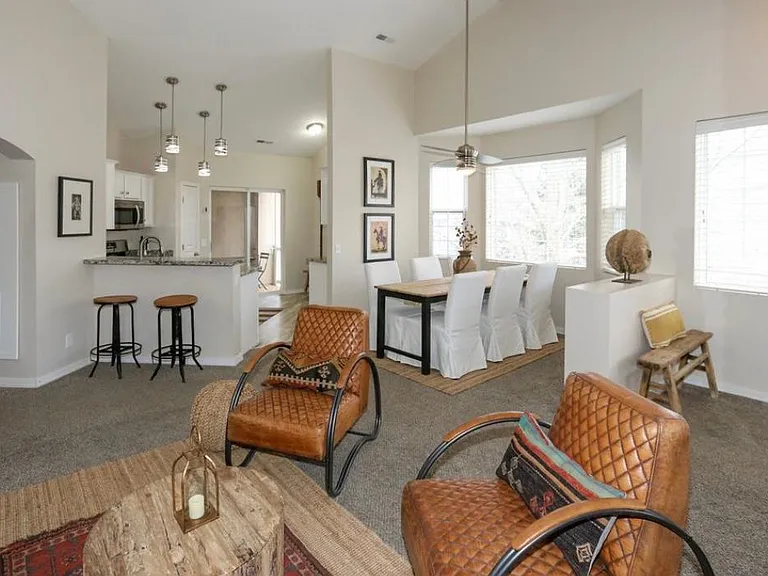 966 S Courtyard Ln — Photo 4