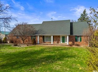 17215 N Mangold Rd, Edelstein, IL 61526