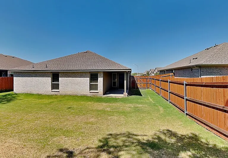 1106 Holly St — Photo 17