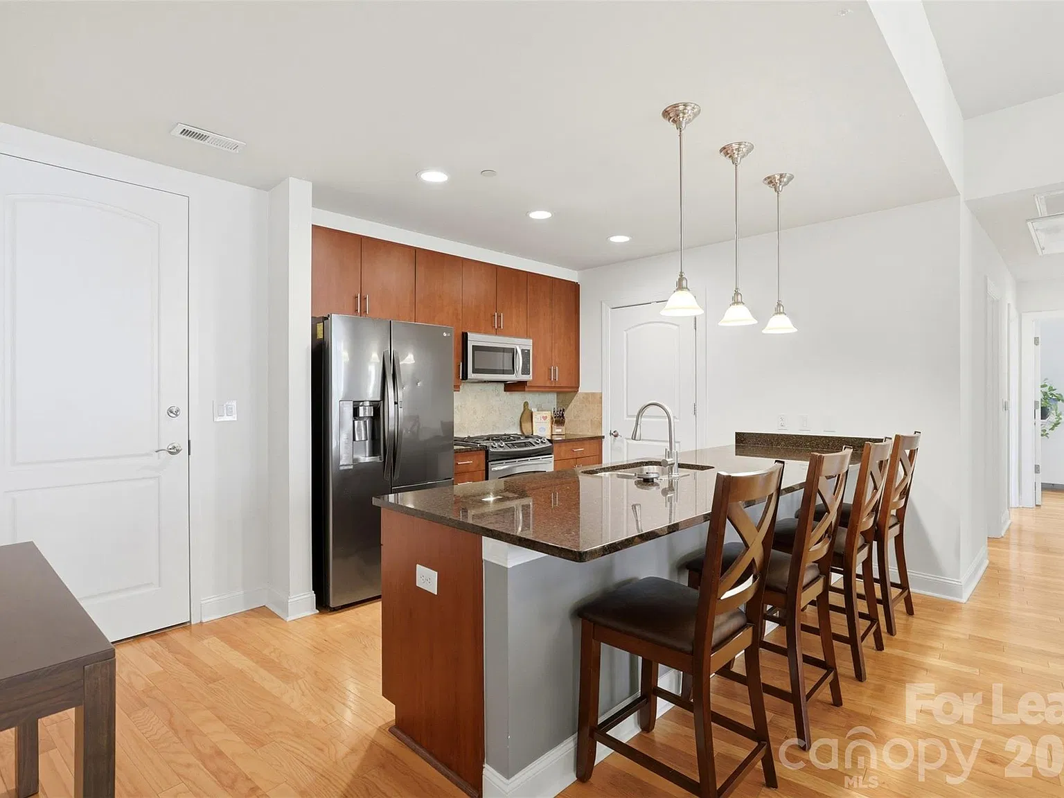 2 bed, 2.0 bath, $2,750 — Photo 2