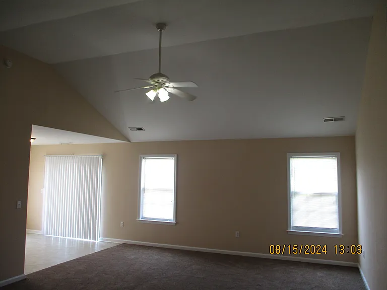 502 Leesburg Dr — Photo 7