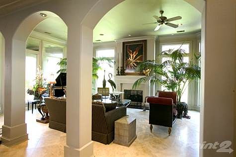 Gallery Entrance to Living Room