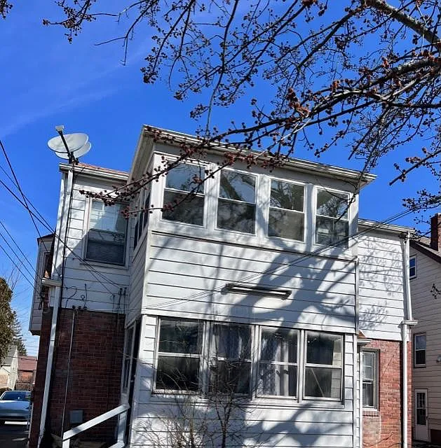 4 bed, 1885 sqft, $1,890 — Photo 3