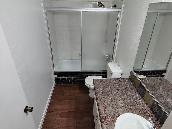 4th image of 3913 Manor St #1A