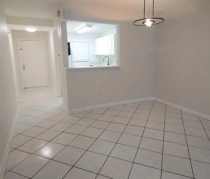 4111 Stirling Rd — Photo 7