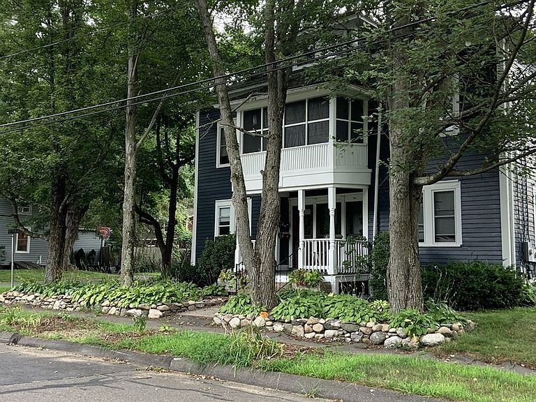 30 Lake St Florence, MA, 01062 Apartments for Rent Zillow