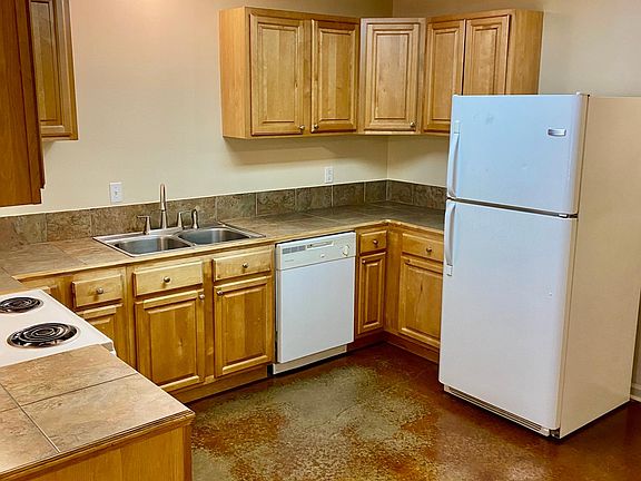 4th image of 1730 Oakley St #D