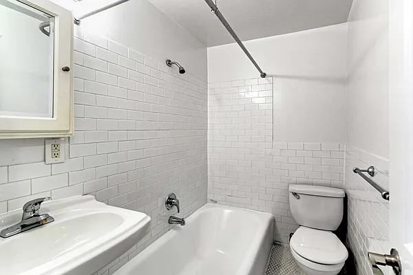 Rented by Cooper & Cooper Real Estate | media 16