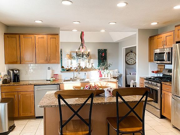 5th image of 2409 Redbud Ct