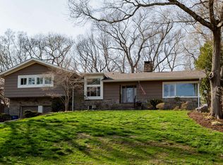 96 Cedar Woods Ln, Fairfield, CT 06825