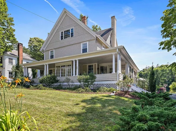 65 Warren Ave, Plymouth, MA 02360