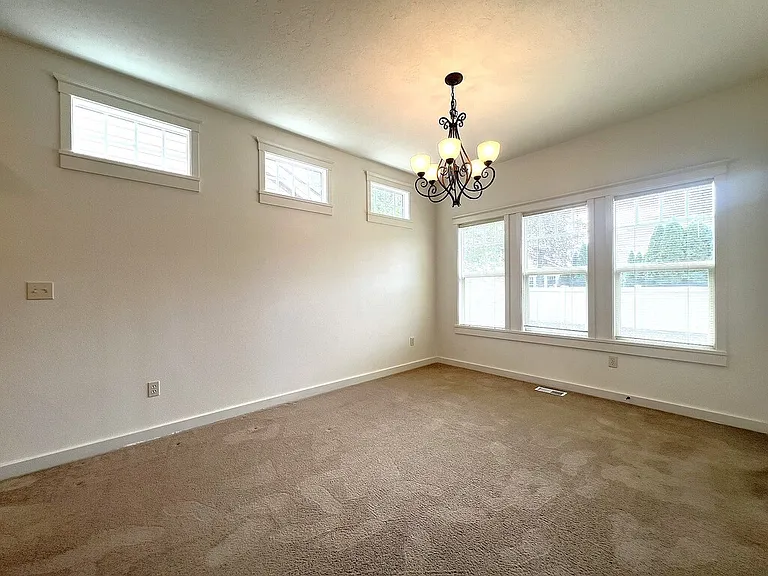 717 W Claire St — Photo 26