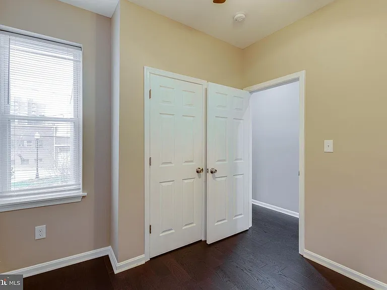 222 N Collington Ave — Photo 28