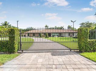 9255 SW 108th St, Miami, FL 33176