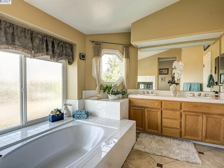 3644 Glasgow Cir — Photo 20