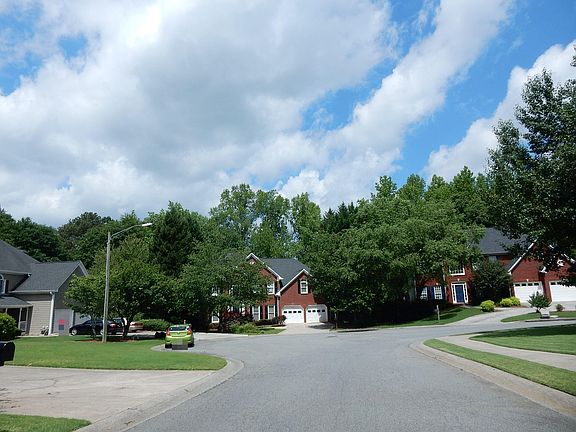 4th image of 664 Alexander Farms Ln SW