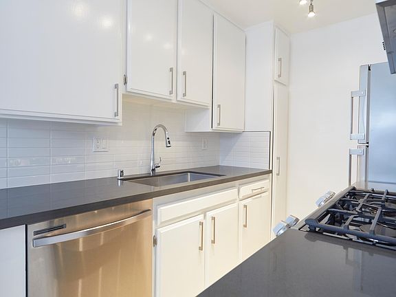 2nd image of 1038 7th St #3B