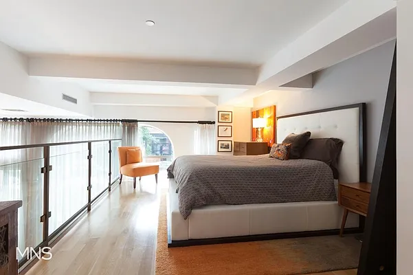 Sold by MNS | media 15