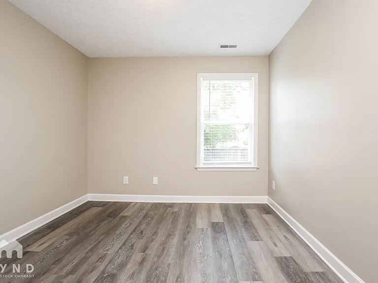 1634 Beaconcrest Cir — Photo 13