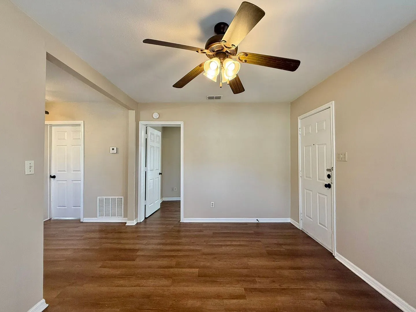 Tour Today! Adorable 2 Bedroom 1 Bath Home in West Tyler! — Photo 2