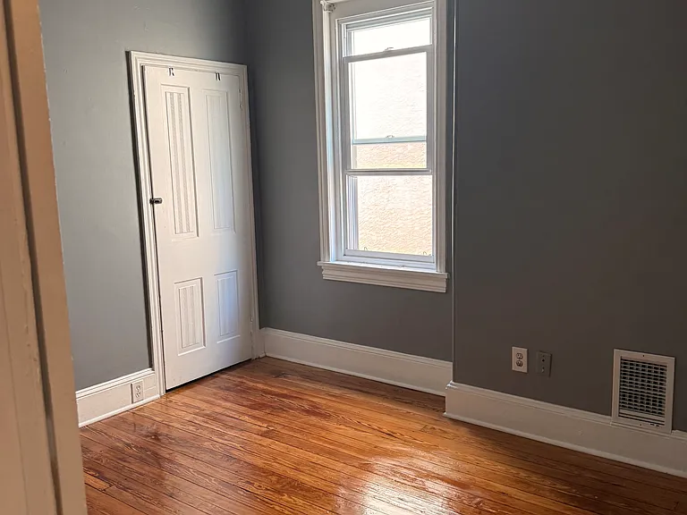 4322 Mitchell St — Photo 3