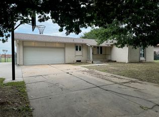 1812 N Terry Ln, Andover, KS 67002
