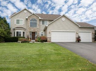 6966 Sussex Ln, Shakopee, MN 55379