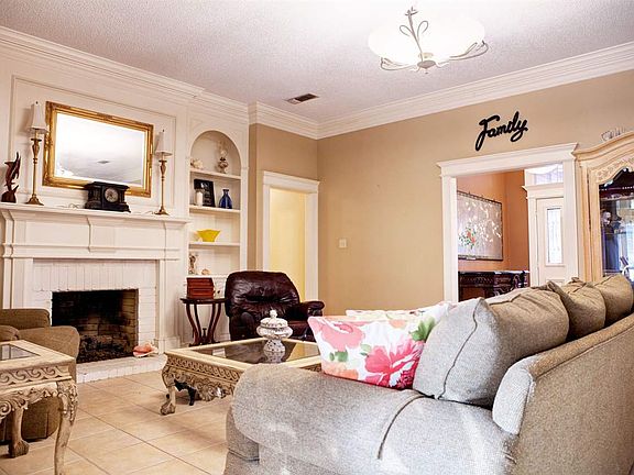3rd image of 1 Country Estate Dr