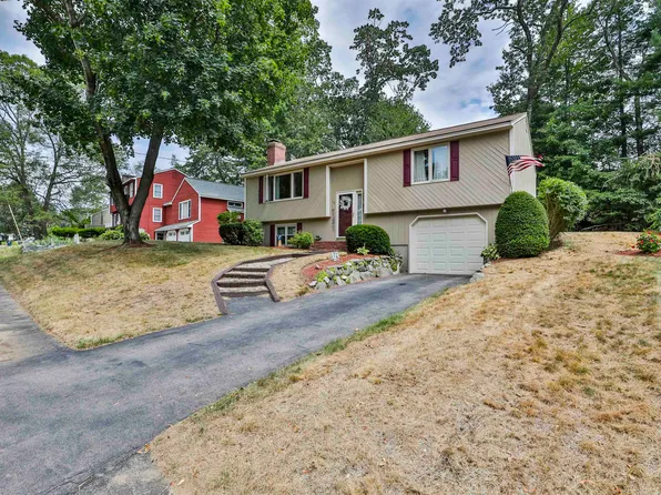 15 Hyacinth Drive, Nashua, NH 03062