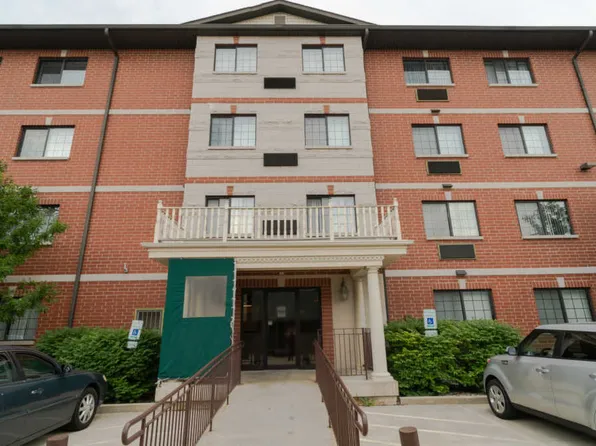 3370 Brooke Ave #411, Waukegan, IL 60087