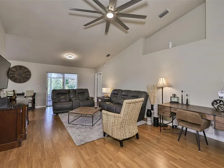 128 Lookout Dr — Photo 4